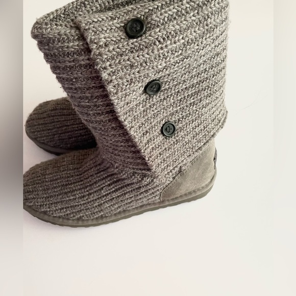 UGG Classic Cardy II Knit Boot Sherpa Winter
Warm Cozy Tall Button Chic - Picture 6 of 13